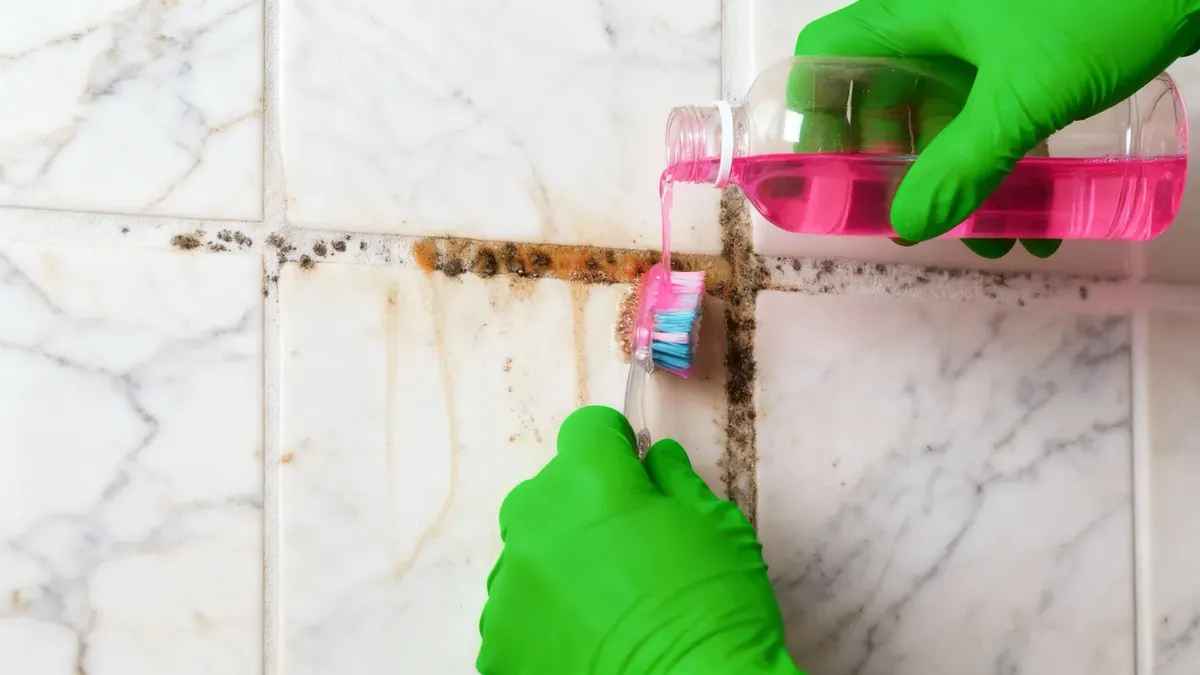 Zo houd je tegelvoegen blijvend schoon met huismiddeltjes!