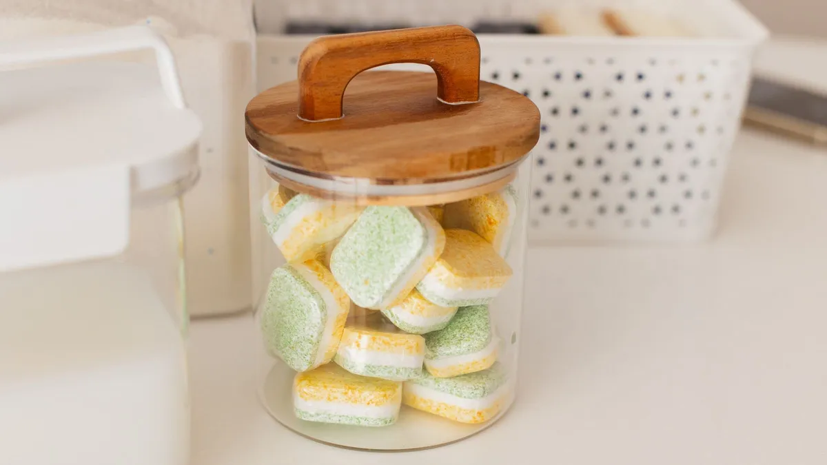 Waarom vaatwastabletten je badkamer laten stralen